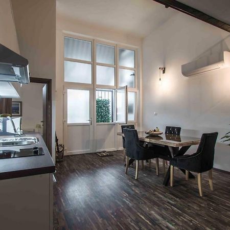 Bacrizza Gallery Apartment Шибеник Екстер'єр фото